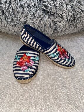 ALDO Qaressi Floral Embroidered Boho Navy Striped Espadrilles Size 7